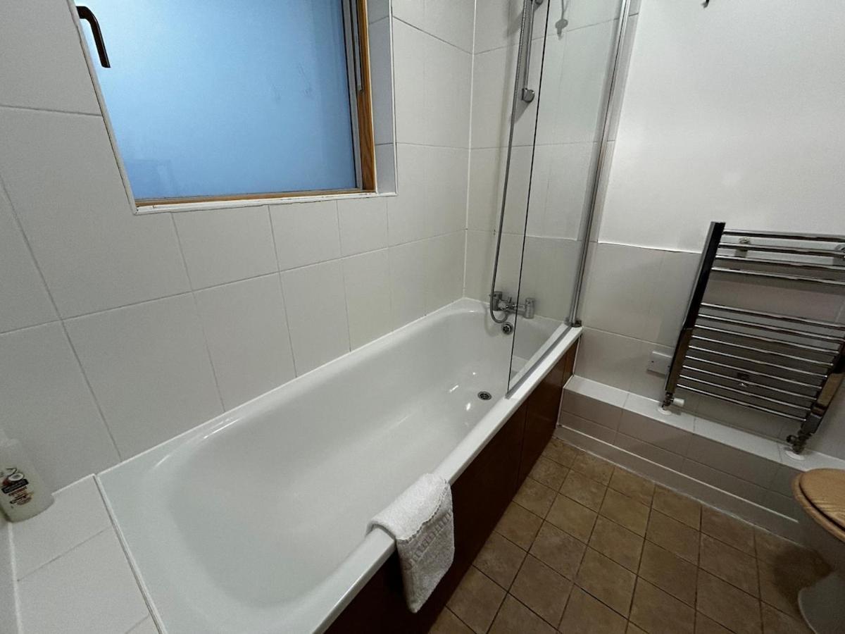 Sunny For 4 Guests, Self Check In Appartamento Londra